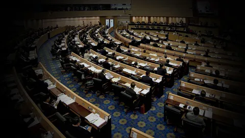 'สื่อสภา' งดตั้งฉายา 'นักการเมือง-ฝ่ายนิติบัญญัติ' ปี 58 หวั่นเป็นเครื่องมือความขัดแย้ง