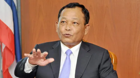 'ครูหนุ่ย' สั่ง ปลัด ศธ.เคลียร์ปัญหาเอแบค ลั่นถ้ากระทบนักศึกษา โดดลงไปแน่