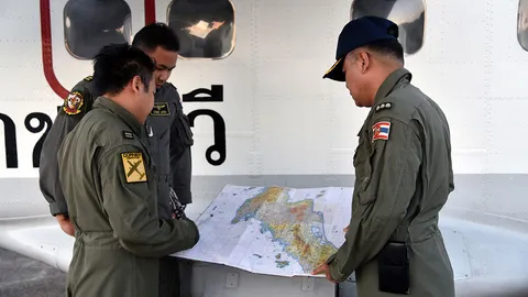 พบแล้ว! ลูกเรือบรรทุกไม้ชาวเมียนมา 7 คน เรือแตกกลางอันดามัน