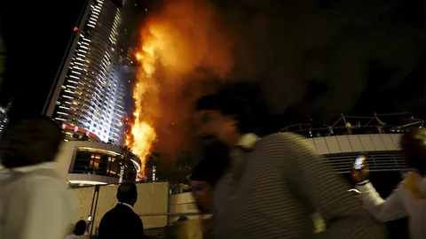 ดูไบระทึก! ไฟไหม้โรงแรม 5 ดาว ใกล้ 'เบิร์จ คาลิฟา' ก่อนเริ่มงานเคาต์ดาวน์
