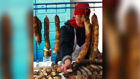 คุก 5 ปีหนุ่มผู้ดี ล้อเลียนอาหารดั้งเดิมคีร์กิซสถาน เหมือนอวัยวะเพศม้า