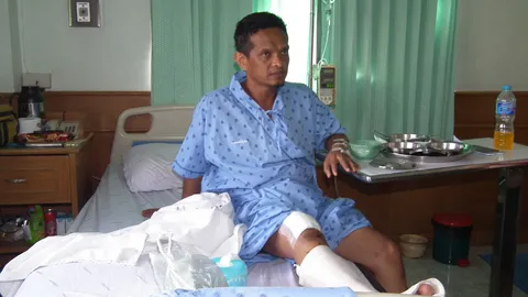 ด.ต.โวย! ขับรถชน นิ้วเท้าหัก-แผลฉกรรจ์ รพ.ดังเมืองคอน ไม่เหลียวแล