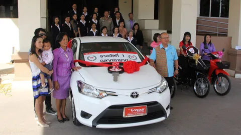 อดีต ผอ.สุดเฮง! หมอนวดตาบอดขอทอนเงินเป็นสลาก ถูกที่ 1 ได้เก๋งไปขับ