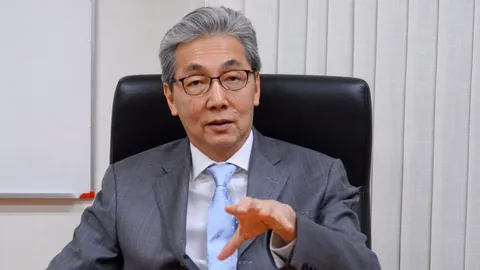 "สมคิด" ย้ำเศรษฐกิจไทยแข็งแกร่ง จีนปรับค่ากลางหยวนรอบ 9 วัน "อภิศักดิ์" เตรียมพร้อมรับมือ