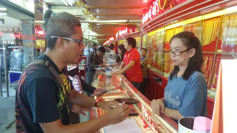 โจ๋บุกเดี่ยววิ่งราวทรัพย์ร้านทองหนัก 20 บาท กลางเมืองสมุทรสาคร