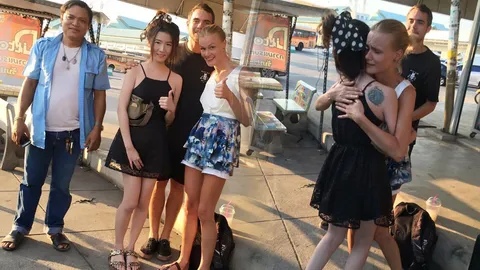 ตร.เผย 2 นทท. เมา-ของหาย ก่อนสาวโพสต์ FB ให้เงินช่วยที่สายใต้ใหม่