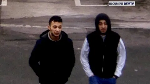 เผยภาพใหม่ ผู้ร้ายหลบหนีเบอร์ 1 คดีโจมตีปารีส ก่อนหนีเข้าเบลเยียม