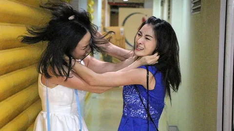 ตบกันอีกแล้ว! มด-ฝ้าย ใส่กันไม่ยั้ง