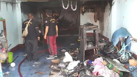 เสียบแบตชาร์จโดรน! ไฟช็อตควันโขมง ไหม้บ้านพ่อค้าลูกชิ้นระยอง 