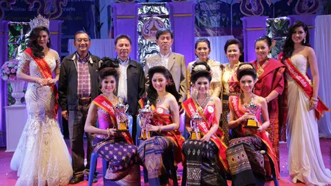 ประกวดนางสาวอุตรดิตถ์ 59 คึกคัก 49 สาวประชันโฉมลายผ้าทอพื้นเมืองราคาแพง