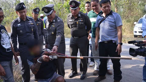 ไอ้ด้วนโหด!! ดักรอลุงขายไอติมชาวพม่าให้ขนมปังน้องหมา ยิงดับ ชิงเงิน 120