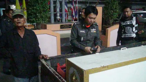 ยกไปทั้งโลง! ตู้รับบริจาคในวัดที่สมุทรสาคร เจอ ตร. ทิ้งรถหนี