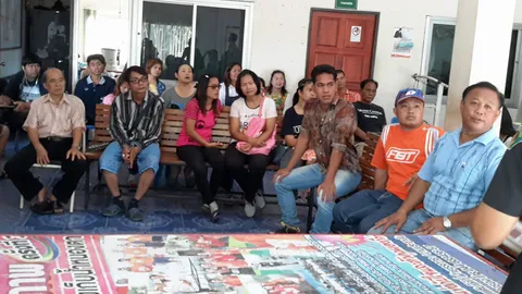 พ่อค้าแม่ค้านางรองขอไม่ย้ายตลาดโต้รุ่ง