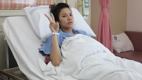 จ๊ะ อาร์สยาม ป่วยหนักเลือดออกจมูก ร่ำไห้ ขอโทษต้องยกเลิกงาน