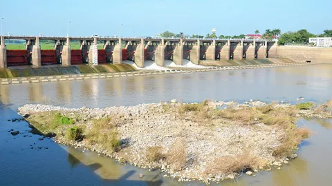 เกษตรฯ ยันน้ำในเขื่อนไม่แห้งขอด "ฉัตรชัย" ผุดแผนรับมือภัยแล้งโปรยฝนหลวงซับน้ำตาชาวนา