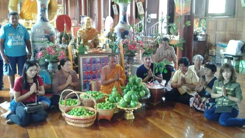 ฮือฮา! เจ้าของ บ.รับเหมาฯ นำมะนาวยักษ์ 99 ลูก แก้บนหลวงพ่อโบ้ยวัดมะนาว 