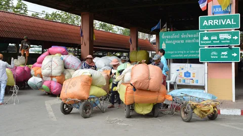 อากาศลดฮวบ! โรงเกลือคึกคัก ผู้ค้าแห่สั่งเสื้อกันหนาวจากเขมร