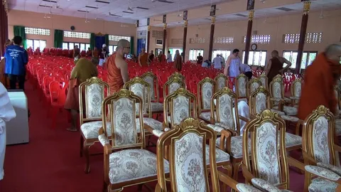 ลูกศิษย์รับสังขาร ‘หลวงพ่อจรัญ’ กลับวัดอัมพวัน เผยอายุ 87 ปี มรณภาพ 08.37 น. 