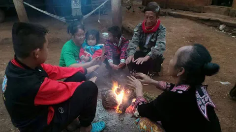 ตากเย็นยะเยือก ต้องก่อไฟให้วัว-ควายกันหนาวตาย โรตีทอด-หมูจุ่มพม่าขายดี