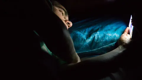 วิจัยพบวัยรุ่นส่วนใหญ่ชมรายการทีวี ผ่าน 'สมาร์ทโฟน' 