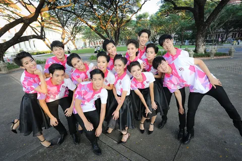 ธรรมศาสตร์เห็นหน้าแล้วคิดว่าไง! เปลือยโฉมหน้า '14 ผู้นำเชียร์' จุฬาฯ แจ่มไหมปีนี้!