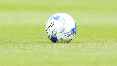 ยุสาวเตะฟุตบอล หนีโรคกระดุกพรุน