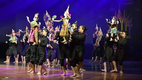 'รายงานวันจันทร์' - 'ครุฑานุภาพ' กทม.สานต่อนาฏศิลป์ไทย นักเรียนเชิดหุ่นละครเล็ก