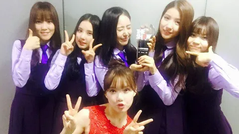 ดีใจน้ำตาอาบแก้ม ไอดอล 6 สาว G-Friend คว้าถ้วยชนะแรกได้แล้ว