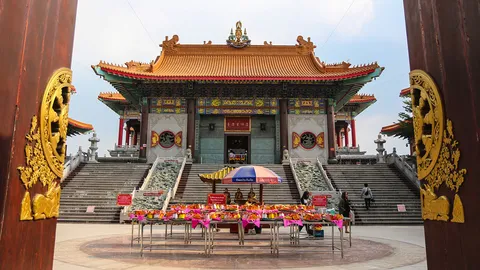 นึกว่าอยู่เมืองจีน! เที่ยว 'วัดเล่งเน่ยยี่ 2' ชมสถาปัตยกรรมไชนีสรับตรุษจีน