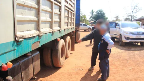 เถ้าแก่ลานมันนครพนม ถอยสิบล้อทับหลานขวบเศษดับ