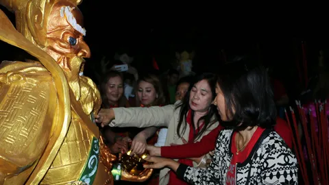 ศาลเจ้าที่กำแพงเพชรคึกคัก แห่ไหว้ไฉ่ซิงเอี้ย เทพแห่งโชคลาภวันตรุษจีน