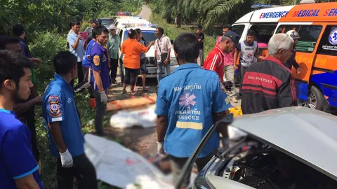 ชนคาที่ 3 ศพ! เด็ก กศน.กระบี่ ขี่ซ้อนสามเข้าซอย ประสานงาปิกอัพ