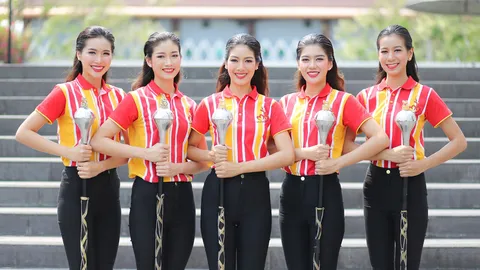 เห็นแล้วพี่จี๊ด '5 ดรัมเมเยอร์ธรรมศาสตร์' ชวนไปเชียร์บอล ใจแข็งก็ละลาย!  