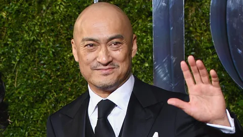 'เคน วาตานาเบะ' ดาราดังญี่ปุ่น ผ่าตัดมะเร็ง เลื่อนงานละครเวที