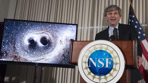 ฮือฮา! นักวิทย์พบ 'คลื่นความโน้มถ่วง' มีจริง พิสูจน์ทฤษฎี 100 ปี ของไอน์สไตน์