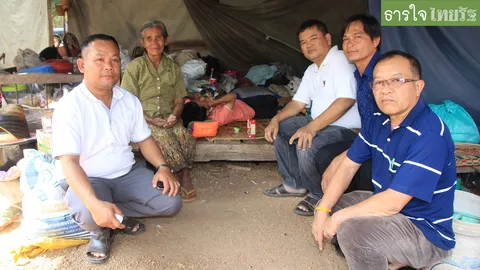 ยายวัย 70 ที่นครพนมเลี้ยงลูกสาวพิการ ยากจนต้องเร่ร่อน วอนคนใจบุญช่วย