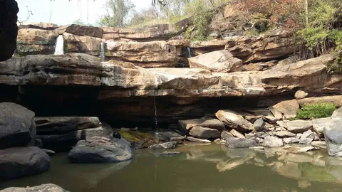 แล้งหนัก! น้ำตก 'แก่งโสภา'แห้ง ปักป้ายห้ามลงเล่น หวั่นพลัดตกแก่งโขดหิน