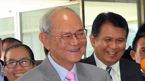 'มีชัย' มึนข้อเสนอ ครม.ปมแบ่ง รธน.บังคับใช้ 2 ช่วง