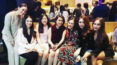 "รออะไร??"