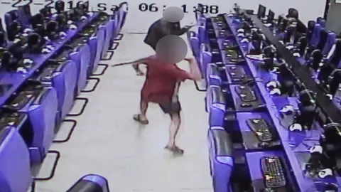 ภาพวงจรปิดชัด! คนร้าย ยิง-ฟัน หนุ่ม 19 ดับคาร้านเกม