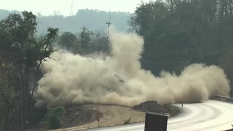 เริ่มระเบิดดอยรวกวันแรก จนท.ควบคุมใกล้ชิด