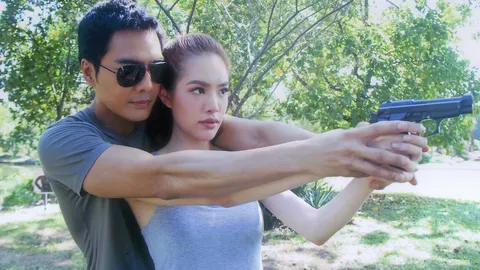 เคลลี่&เกรซ มุ้งมิ้งสอนยิงปืน พีพี หึงภาพหวานบาดตา