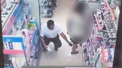 ยอมรับแล้วเป็นตำรวจ! ร.ต.ต.อยู่ลำปาง นั่งยองถ่ายคลิปใต้กระโปรง นศ.