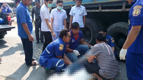 10 ล้อเลี้ยวตัดหน้า จยย.ที่เมืองกาญจน์ ทับวัยรุ่น 19 ตาย 1 เจ็บ 1