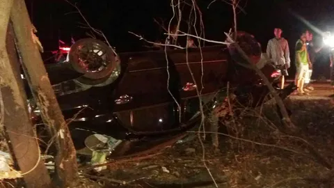 กระบะเลี้ยวรถย้อนศร ถูกเก๋งพุ่งชนเจ็บสาหัส รวม 5 ราย จ.ปราจีนบุรี