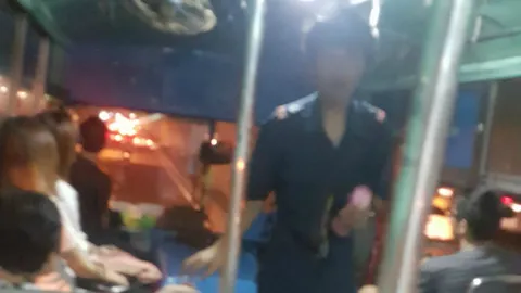 ไล่ออก! กระเป๋ารถเมล์ สาย 8 ลวนลามผู้โดยสาร พบทำงานแทนเพื่อน