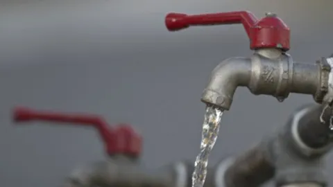 น้ำไหลอ่อน 14 วัน สาย 3, บางบอน 5