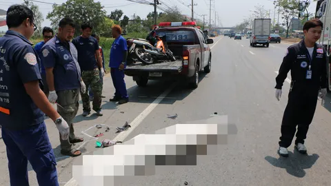 แม่เฒ่าฉะเชิงเทรา เฉี่ยวท้ายรถจอดริมทางล้ม ก่อนสิบล้อเหยียบซ้ำดับอนาถ