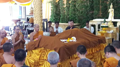 สิ้น 'หลวงพ่อสมพงษ์ ขันติโก' พระเถระชั้นผู้ใหญ่ วัดที่มุกดาหาร