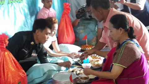 สิบโทหนุ่มขอครูสาวกะเหรี่ยงแต่ง ด้วยสินสอด 7.25 บาท ตามธรรมเนียม 